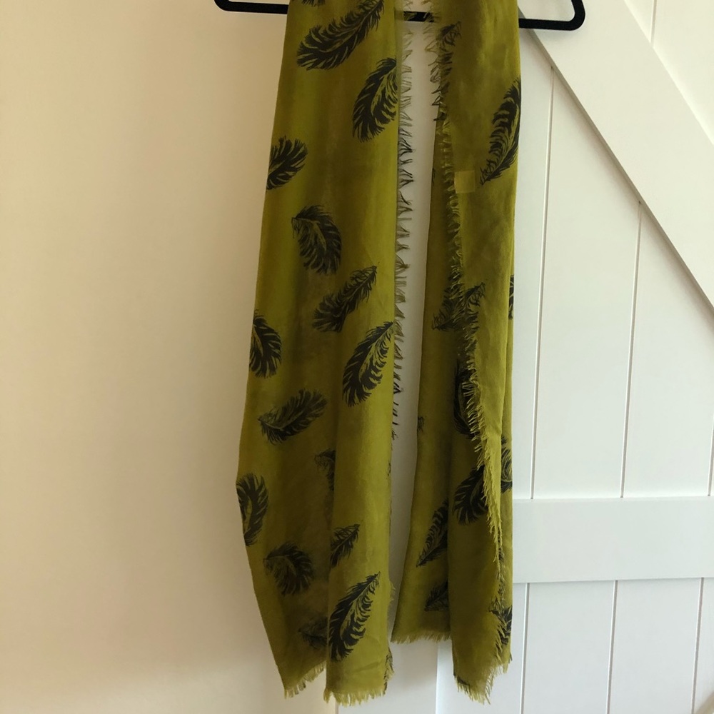 Feather scarf 🧣